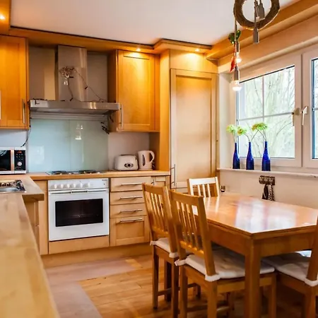 Ferienhaus Cosy Chalet On A Hill In The Forest *
