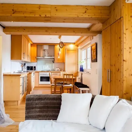Ferienhaus Cosy Chalet On A Hill In The Forest